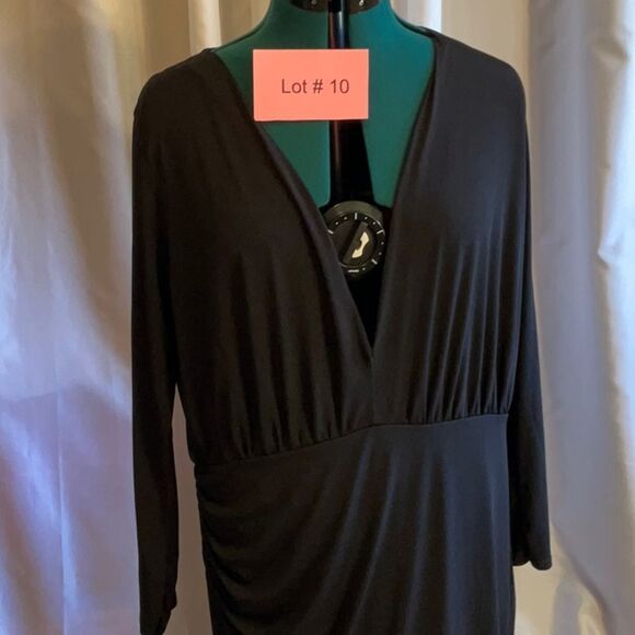 Long sleeved black dress by MISGUIDED in size 18 with deep v cut neckline - Picture 3 of 12